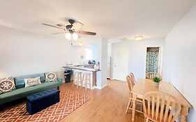 Unobstructed Oceanfront Sea Otter Unit 4 Beach Pad!